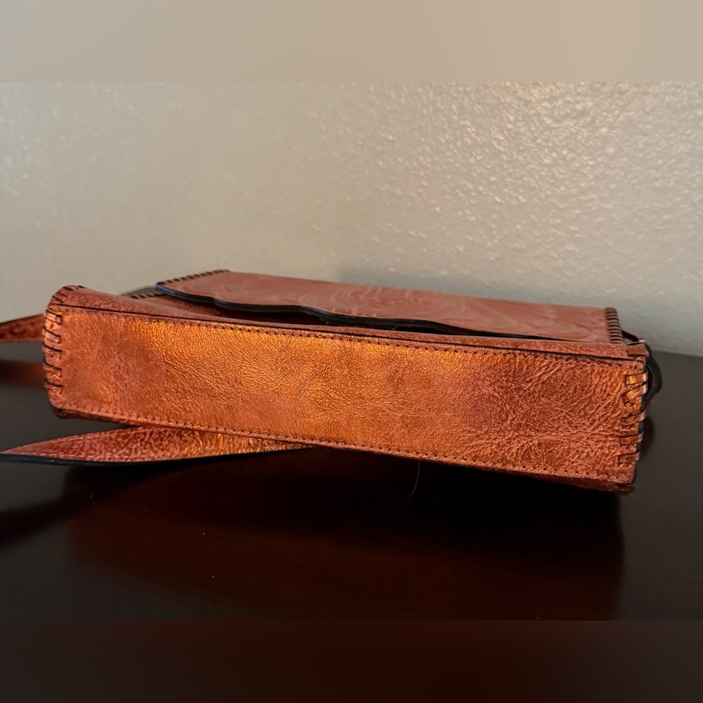 Patricia Nash Sarola Leather Crossbody Bag Burnt Coral Metallic Tooled Purse - Picture 10 of 10